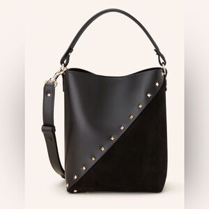 NWT Valentino Garavani Rockstud Wispy bucket bag